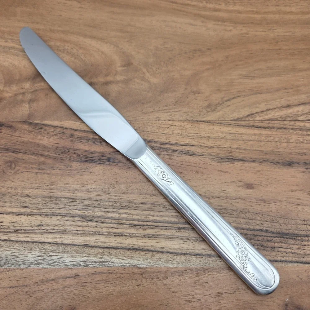 5 Vintage Oneida Community Tudor Plate Queen Bess II Silverplate Dinner Knives